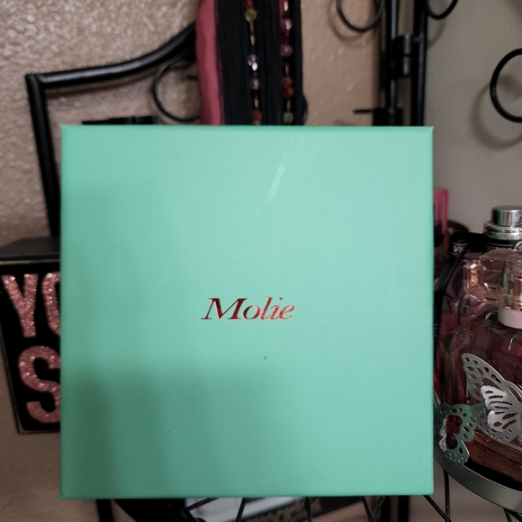 Austrian Crystal Necklace and Earrings Jewelry Set - Picture 3 of 3